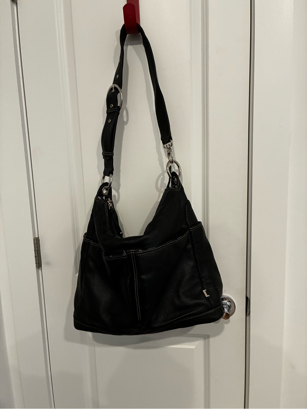 OiOi Australia Black Leather Shoulder Bag with Silver Hardware